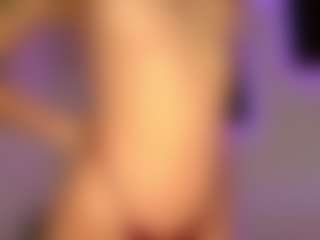 Live cam show with Emiora - Ass Bouncing on Camsoda