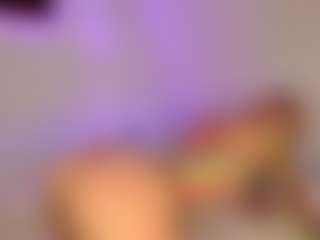 Live cam show with Emiora - Moaning on Camsoda