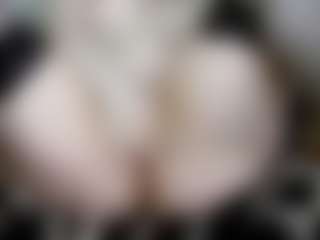Live cam show with JuliaLooove - New MILF on Streamer API