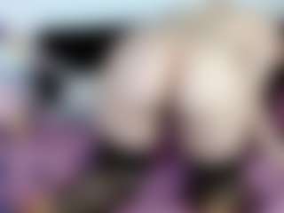 JuliaLooove's Live Sex Cam Show