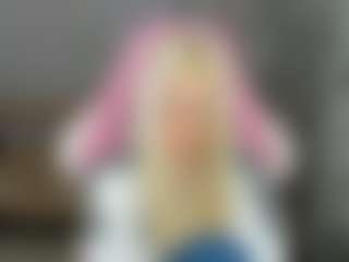 Live cam show with Little-Lilit - Small Ass on Camming Site