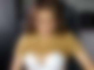 Live cam show with Emily - Brown Hair on fapnchat