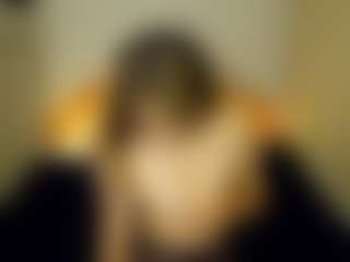 Live cam show with Emily - Public on liverealitysex.com
