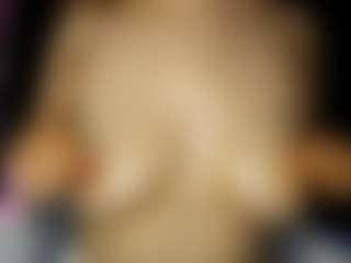 Live cam show with Emily - Dirty Talk on liverealitysex.com