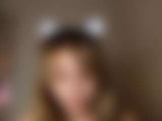 Live cam show with Emily - Bedroom on UwU Esports