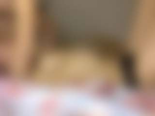 Live cam show with Emily - Striptease on liverealitysex.com
