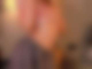 Live cam show with Lucy - Smoking on Hubzter Live