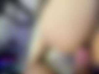 Live cam show with Lucymuur - Moaning on madthumbs