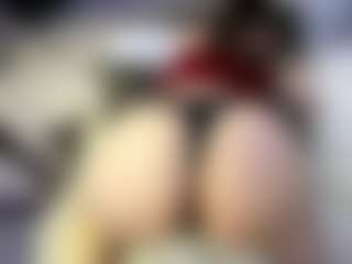 Live cam show with Lucymuur - Handjob on CamSextacy
