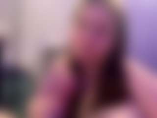 Live cam show with Lucymuur - Young Adult on CamClone