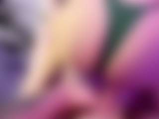 Live cam show with Lucymuur - Teen (18+) on Fling VIP Chat