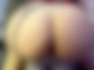 Live cam show with Lucymuur - Middle Aged on liverealitysex.com
