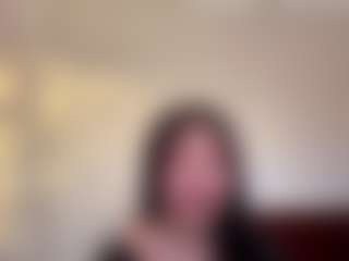 Live cam show with LuiseGursky - Asian Lovense on Gym Cam Girls