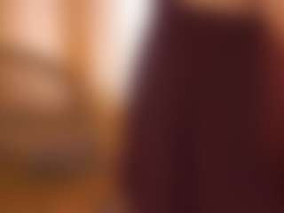 Live cam show with MarivelSicola - Petite on Camming Site