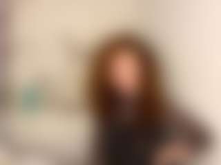 Live cam show with MedaSewald - Flashing on Gym Cam Girls