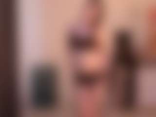 Live cam show with MireyaBengochia - Petite on Camiplay Live