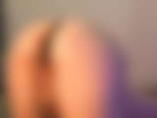 Live cam show with MireyaBengochia - Ass Bouncing on madthumbs