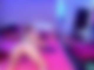 Live cam show with RoxyeSinner - Latina MILF on Dare Cams