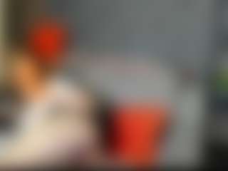Live cam show with Viva-Kelsey - Camel Toe on livesuperchat.net