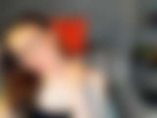 Live cam show with Viva-Kelsey - Glasses on Hubzter Live