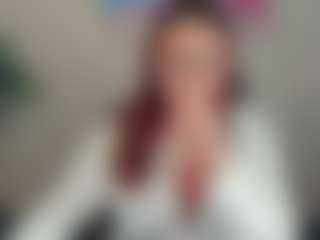 Live cam show with Viva-Kelsey - Bedroom Brown Hair on TeamSkeetLive