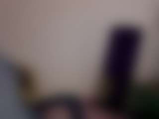 Live cam show with Viva-Kelsey - Normal on Milfs Live