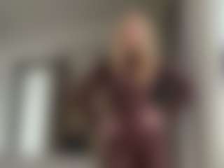 Live cam show with WildaBoswink - Rub on CamwithHer