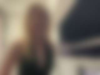 Live cam show with Dina - Genital Piercings on Free Soda