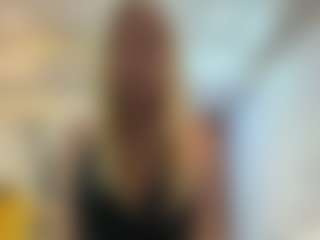 Live cam show with Dina - Blue Eyes on StripNow