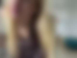 Live cam show with Dina - Genital Piercings on CamSodaAdn