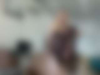 Live cam show with Dina - Small Tits on Camsoda