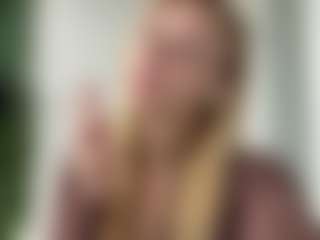 Live cam show with Dina - Genital Piercings on xxxlivecams.org