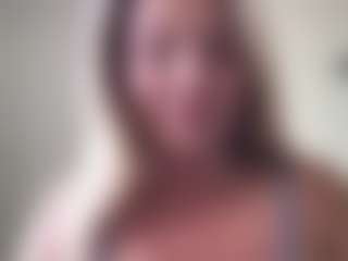 chloekiss MILF webcam performer live streaming