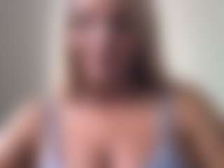 Live cam show with chloekiss - New MILF on liverealitysex.com