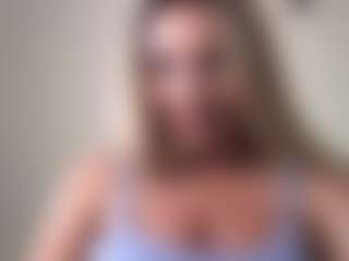 chloekiss MILF webcam performer live streaming