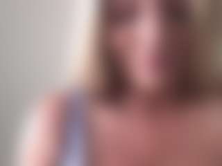 chloekiss MILF webcam performer live streaming