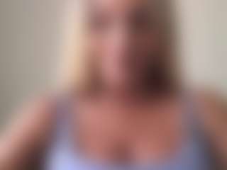 chloekiss's Live Sex Cam Show