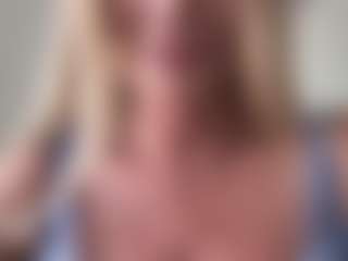chloekiss's Live Sex Cam Show