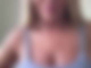 chloekiss's Live Sex Cam Show