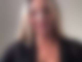Live cam show with chloekiss - Middle Aged on madthumbs