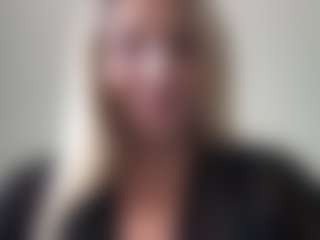 Live cam show with chloekiss - Mature on infinitiblacc.com
