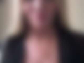 Live cam show with chloekiss - Tease Mature on Chatstar