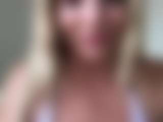 Live cam show with chloekiss - Camel Toe on nudelive.tv