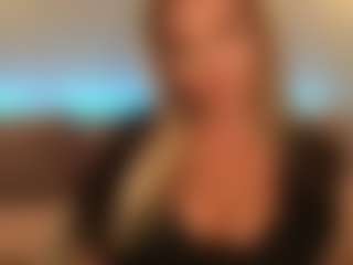 chloekiss's Live Sex Cam Show