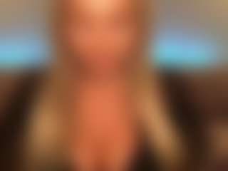 Live cam show with chloekiss - Cuckold on 1on1-livenow