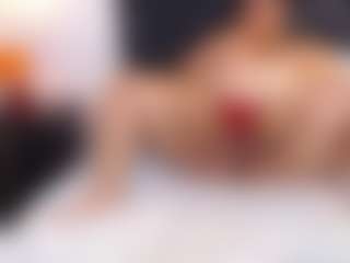 Live cam show with CurvyTemptation - New Brown Eyes on chickslive.net
