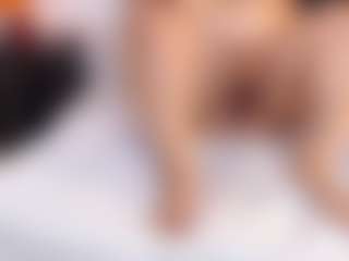 Live cam show with CurvyTemptation - New Brown Eyes on Hubzter Live