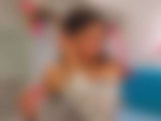 Live cam show with RefugioSlomba - Striptease on nudelive.tv