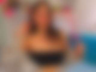 Live cam show with RefugioSlomba - Smoking on Camsoda