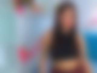 Live cam show with RefugioSlomba - Brown Hair on Camming Site